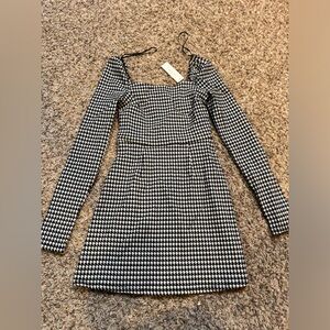 FRANCESCAS HOUNDSTOOTH PATTERN LONG SLEEVE DRESS